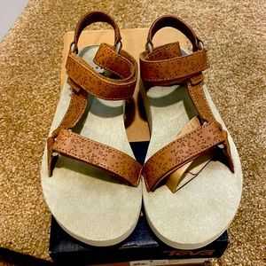 NIB Leather Tevas
